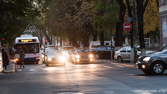 șoferi, faruri aprinse pe timp de zi