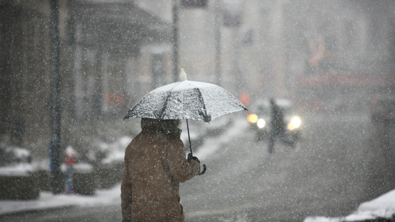 Meteorologii au prelungit avertizarea COD GALBEN de vânt puternic