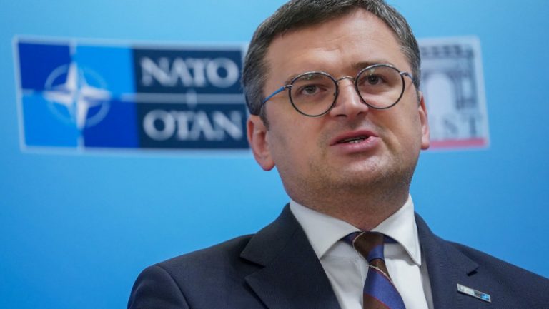 Ucraina critică UE pentru lipsa muniției. Dmitro Kuleba: Întârzie livrarea a 1 milion de obuze de artilerie