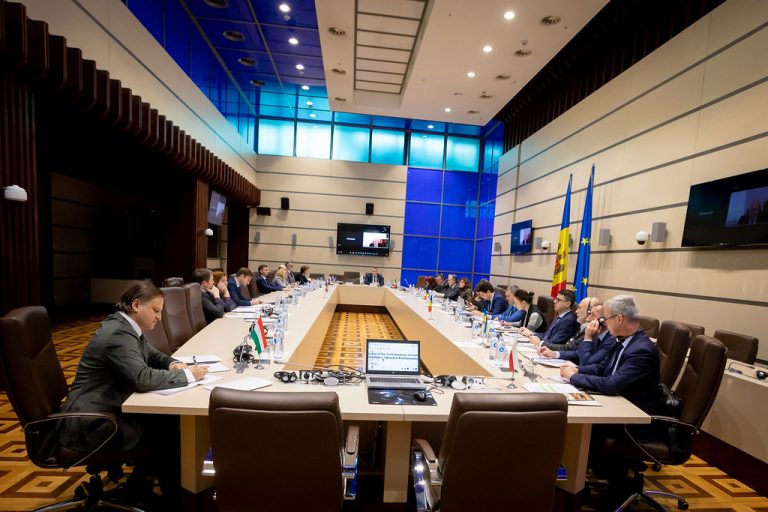 Parlamentari din 16 țări, reuniți la Chișinău, au aprobat o Rezoluție de sprijin. Vezi despre ce este vorba