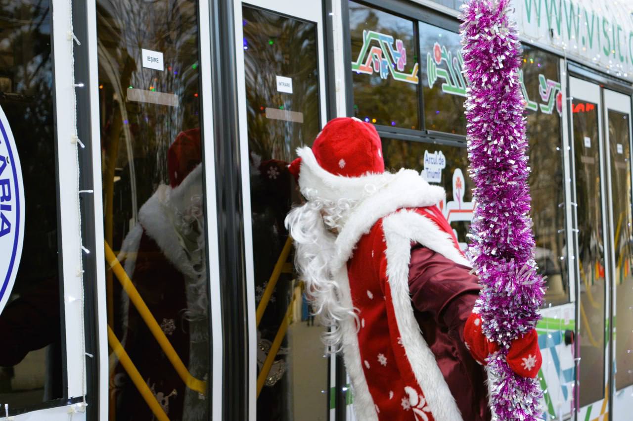 Restricții de circulație pe strada 31 August. Va fir organizată Caravana de Crăciun