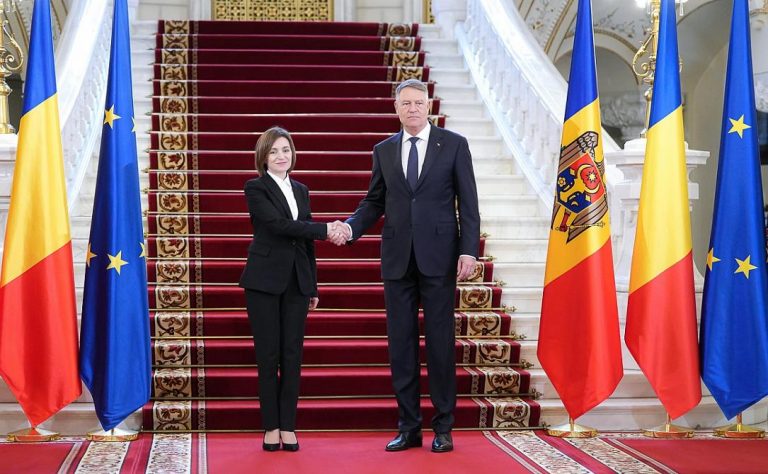 Iohannis către Sandu: Susțin lansarea negocierilor de aderare a Republicii Moldova la Uniunea Europeană