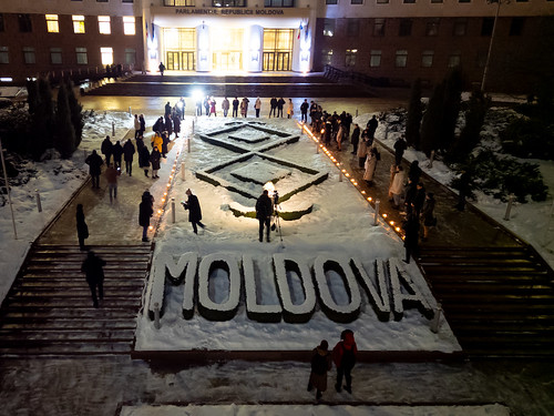 Victimele Holocaustului au fost comemorate într-un flashmob în scuarul Parlamentului