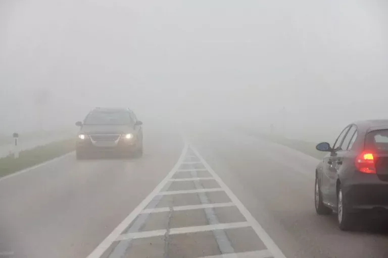 Cod galben de ceață în această noapte. Vizibilitatea va scădea până la 200 de metri și mai puțin