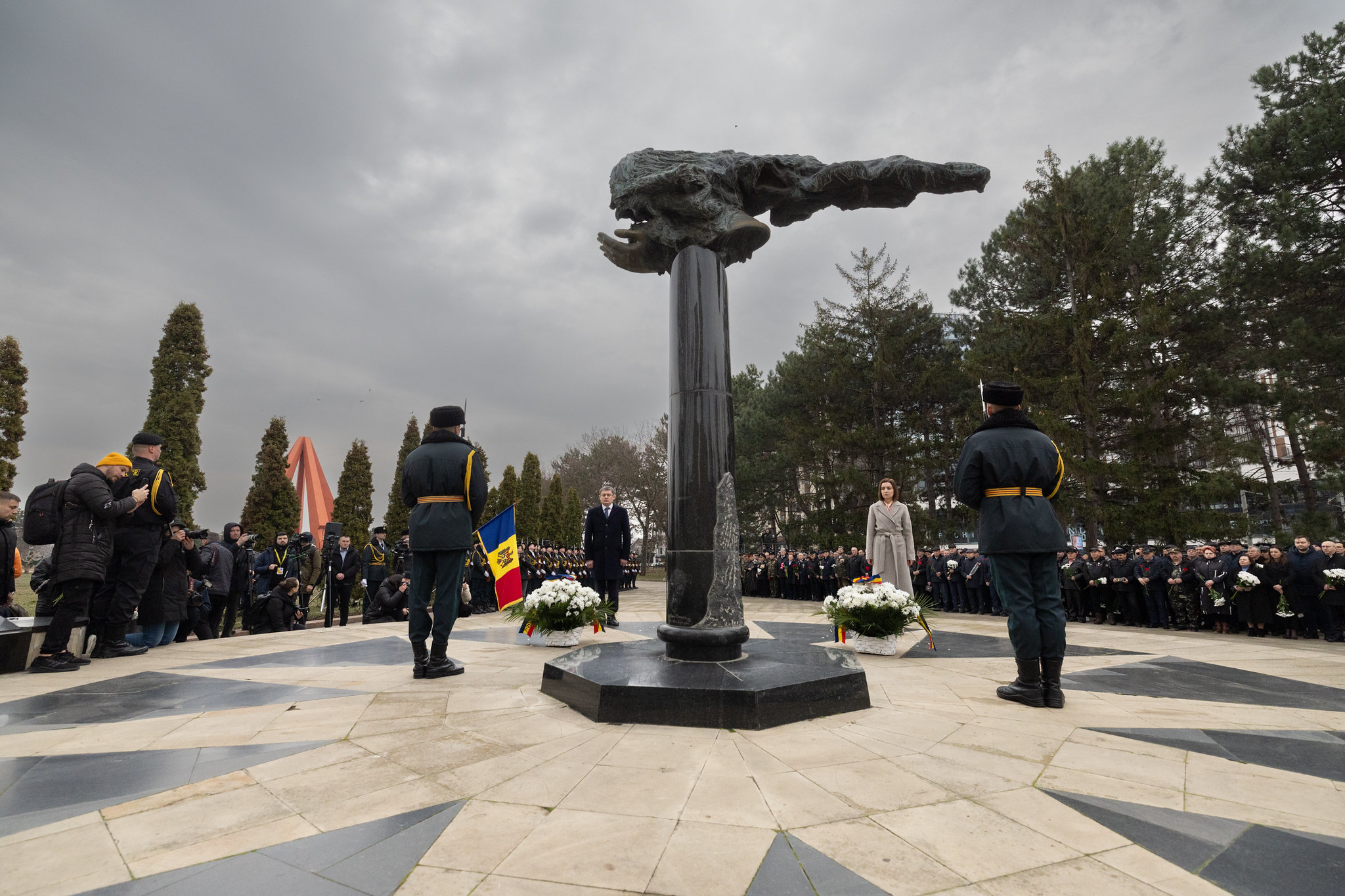 „Mai mult ca niciodată, înțelegem cât de importantă este Pacea”. Igor Grosu și Dorin Recean, mesaje de Ziua Memoriei