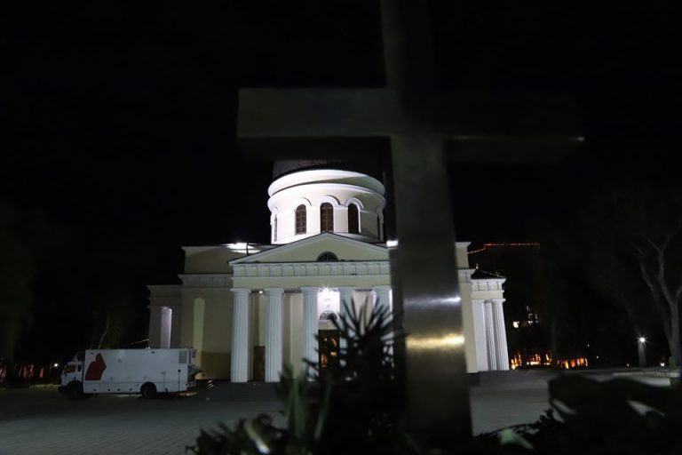 Primăria va transmite în direct slujba de Înviere de la Catedrala Mitropolitană „Nașterea Domnului”