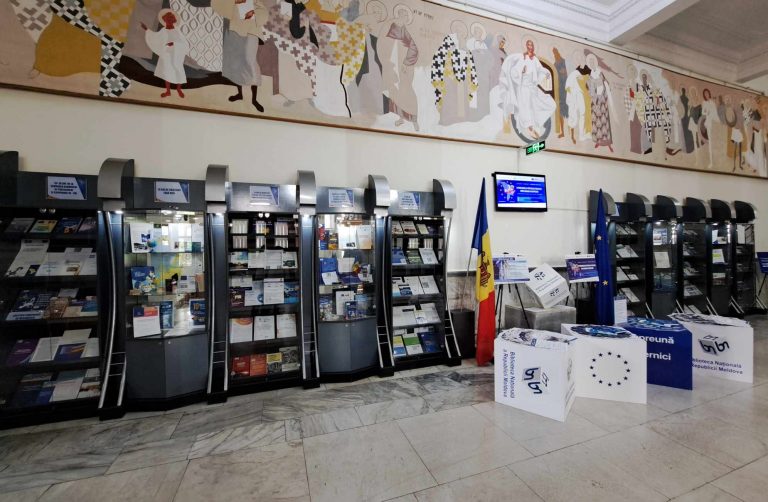 Trei decenii, într-o expoziție. Au fost expuse zeci de documente dedicate relațiilor dintre Republica Moldova și UE