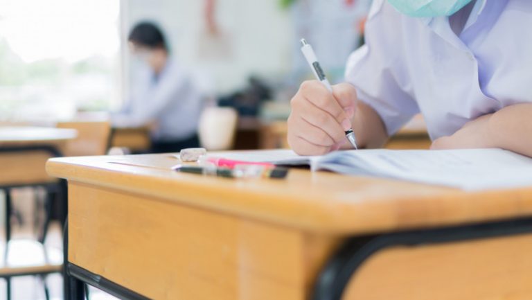 Școlile din Moldova, în subordinea Ministerului Educației și Cercetării. Reforma a primit votul Parlamentului