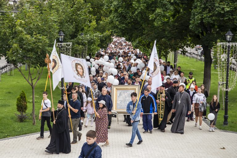La Chișinău a avut loc „Marșul Familiei”. Evenimentul a fost organizat pentru susținerea familiei tradiționale