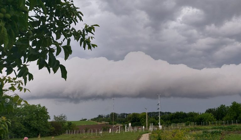Cer noros, dar cu temperaturi ridicate. Află prognoza meteo