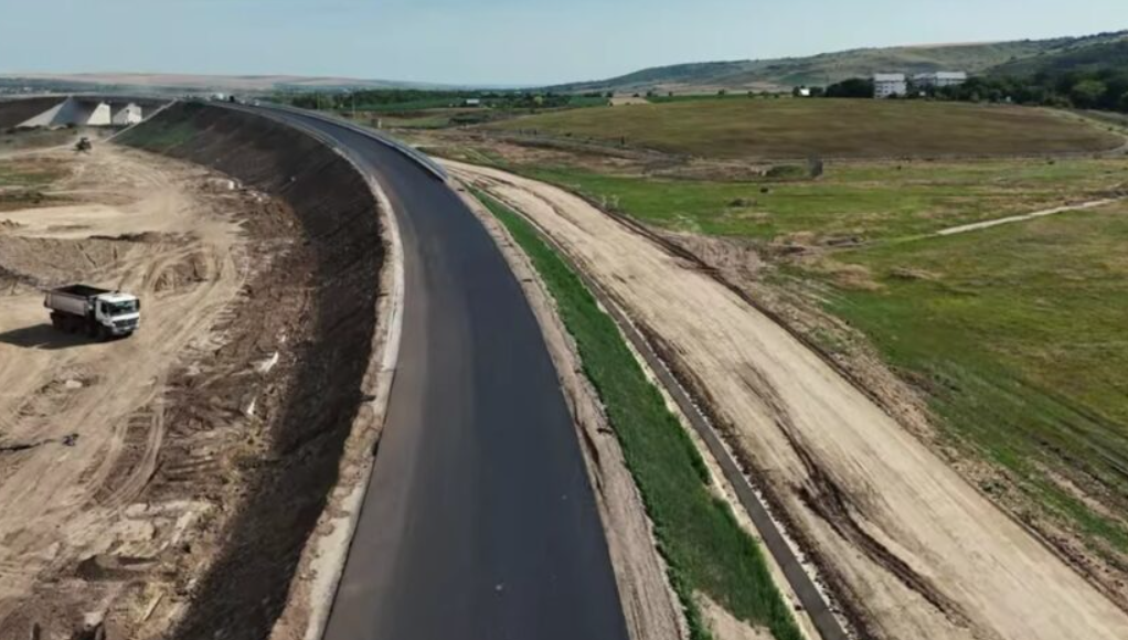 Traficul spre și din Republica Moldova va fi mai facil! Se deschide șoseaua de centură a orașului Bârlad