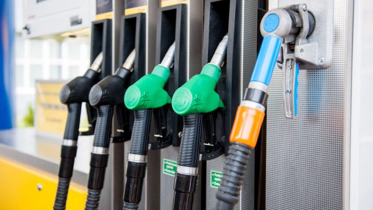 Prețuri mai mici la benzină și motorină. ANRE: Carburanții au ajuns mai ieftini decât la începutul anului