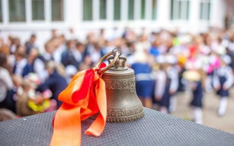 Azi e celebrată ziua de 1 septembrie. 108 școli din Moldova încep noul an de studii