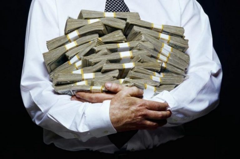 Crește numărul milionarilor în lei. Cea mai tânără persoană din această categorie are 19 ani