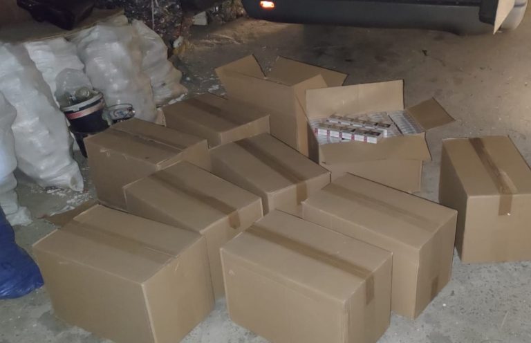 Cel puțin un angajat al Serviciului Vamal ar fi implicat în cazul contrabandei de un milion de țigări de la Leușeni
