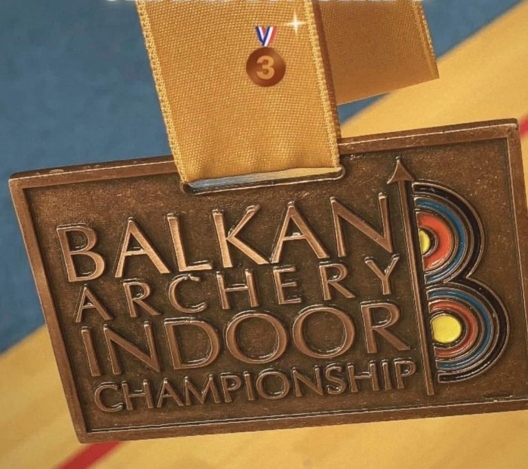 Victorie la Campionatul Balcanic de tir cu arcul în sală: Un arcaș moldovean a obținut medalia de bronz