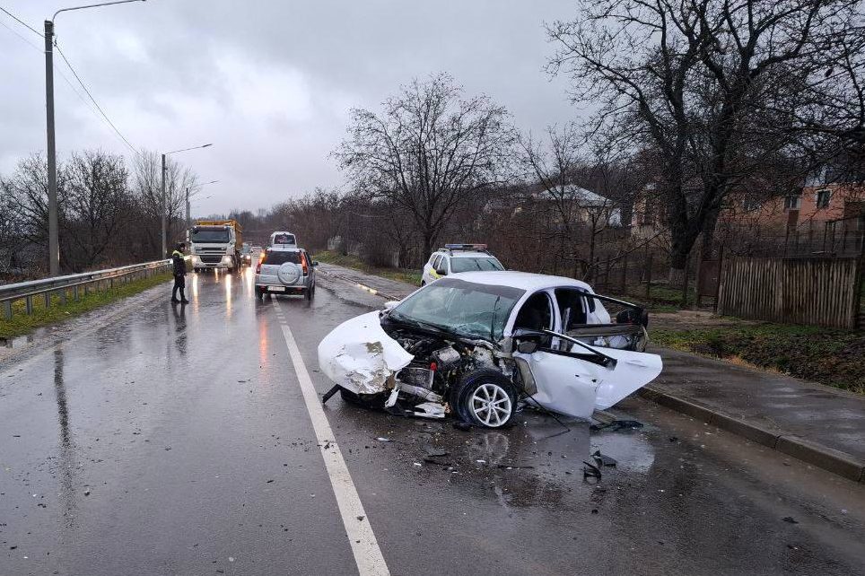 Accident tragic. O femeie de 38 de ani a decedat, iar alte trei persoane au ajuns la spital