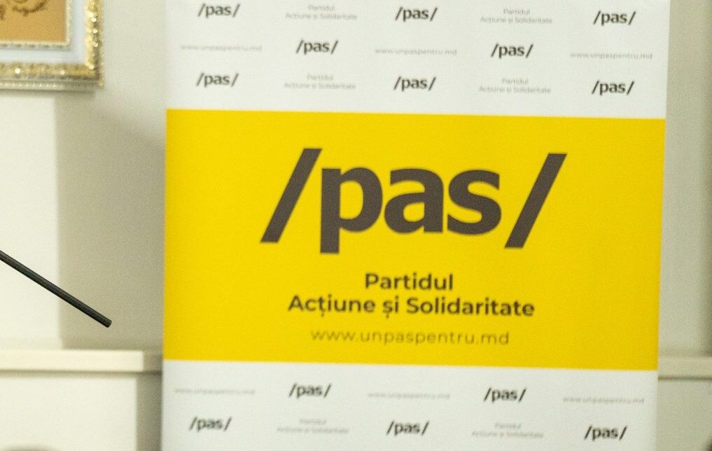 PAS organizează o conferință politică anuală cu acces pe bază de invitație și bilete contra cost
