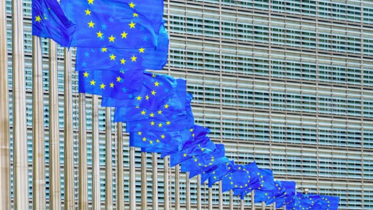Comisia Europeană a salutat aderarea Moldovei la zona unică de plăți în euro: ”Vom continua să depunem eforturi”