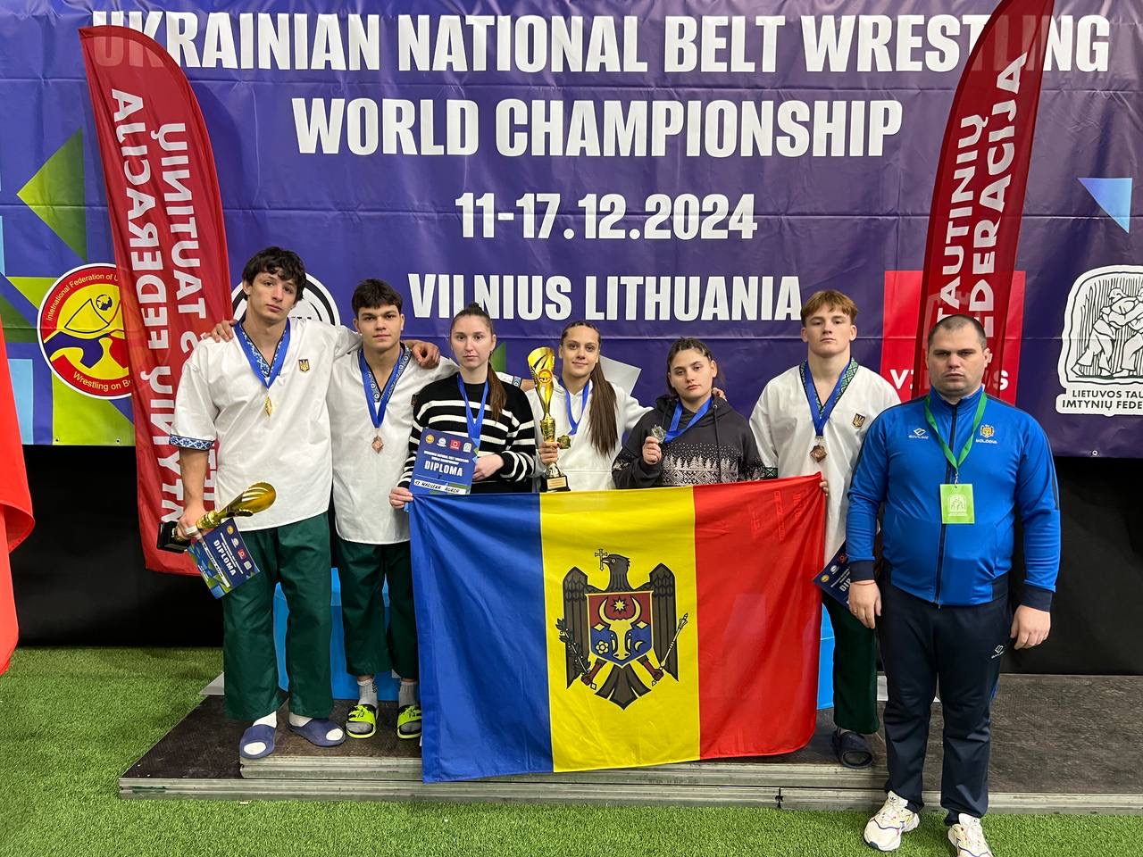 FOTO Campionatul Mondial la lupta la brâu: Sportivii moldoveni au câștigat șase medalii