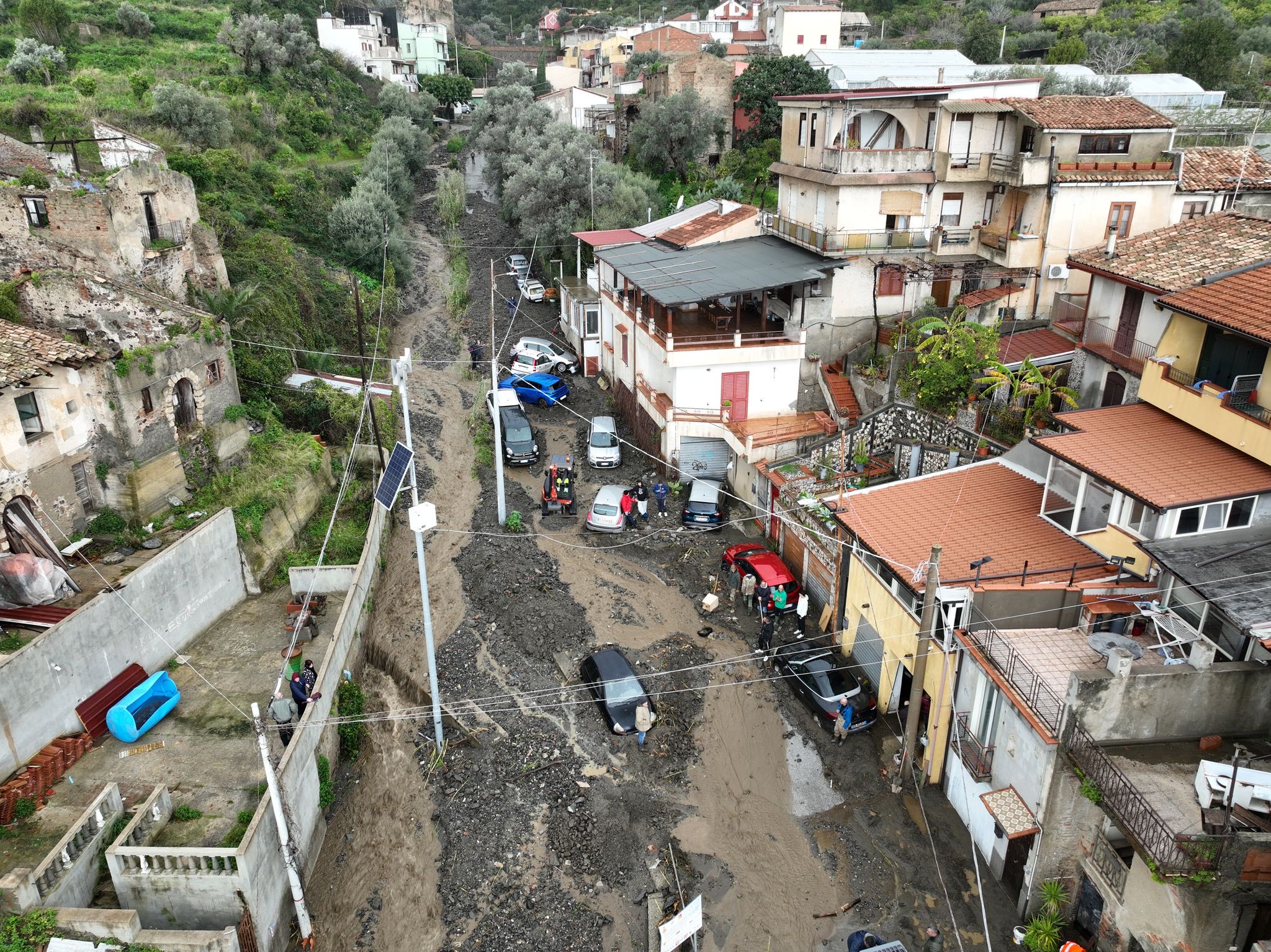 Inundații puternice în Sicilia, Italia. Pompierii au desfășurat peste 100 de intervenții