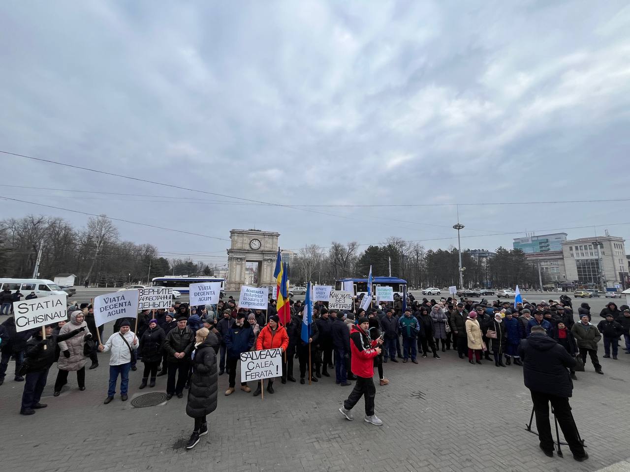 Angajații CFM protestează în PMAN. Lucrătorii solicită achitarea restanțelor salariale și a compensațiilor