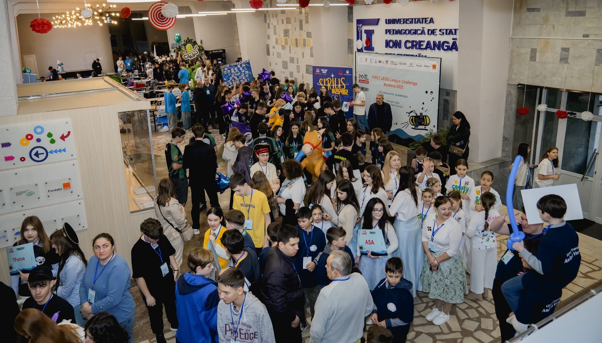 Competiția FIRST LEGO League Challenge Moldova 2025 a reunit zeci de echipe pasionate de robotică