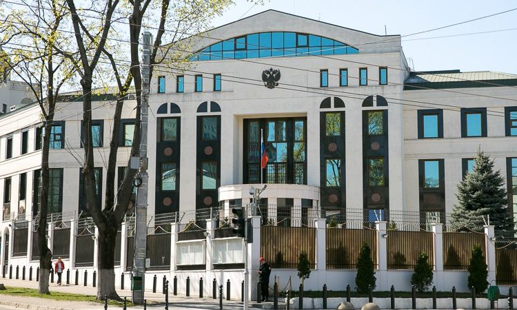 Trei diplomați ruși ar putea fi expulzați de pe teritoriul Republicii Moldova