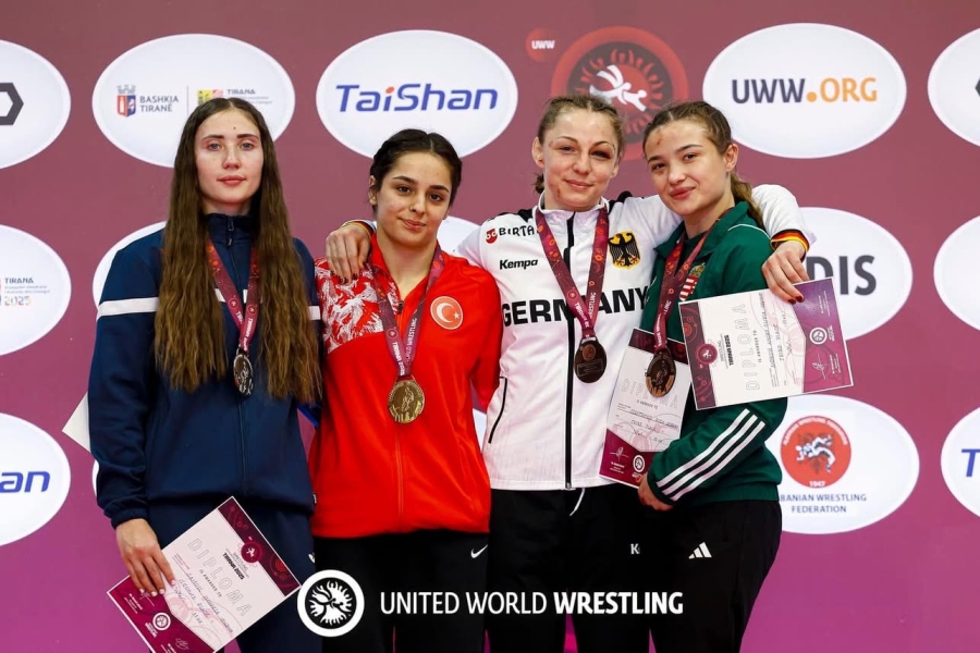 O nouă victorie la Campionatul European de lupte U-23: Moldoveanca Mihaela Samoil a devenit vicecampioană europeană