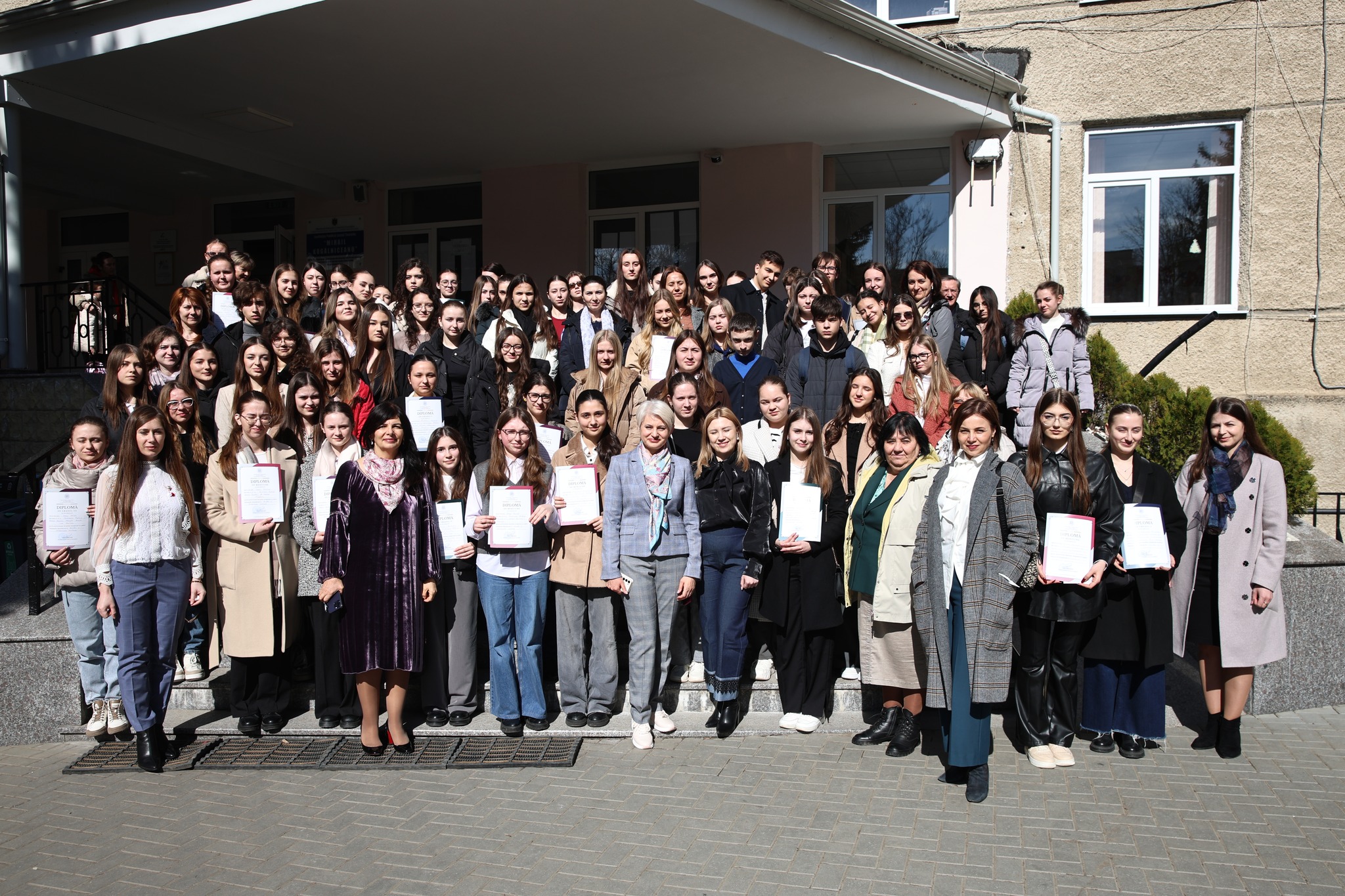 Elevi din diferite raioane ale țării, printre premianții Olimpiadei Republicane de Limba și literatura română