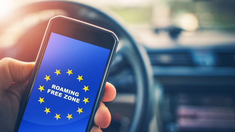 Tarifele de roaming cu UE vor fi eliminate treptat în următorii cinci ani