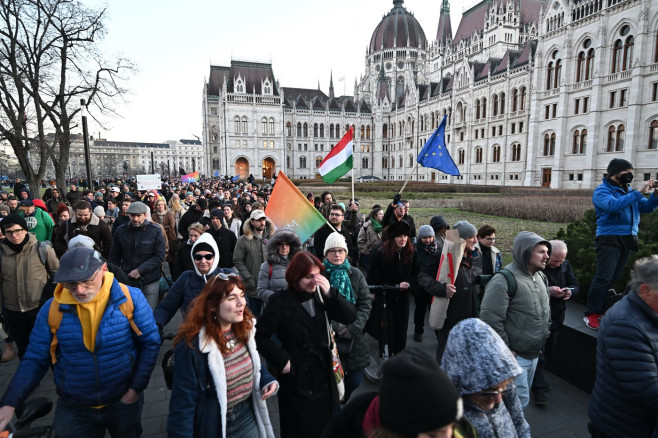 Ungaria interzice, prin lege, marșul Pride. Participanții vor fi identificați și sancționați