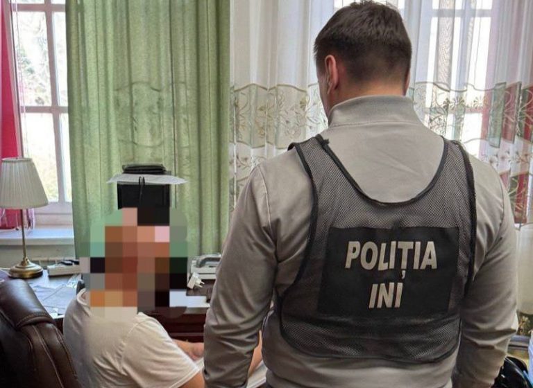 rețea transfrontalieră implicată în spălarea banilor și escrocherii.
