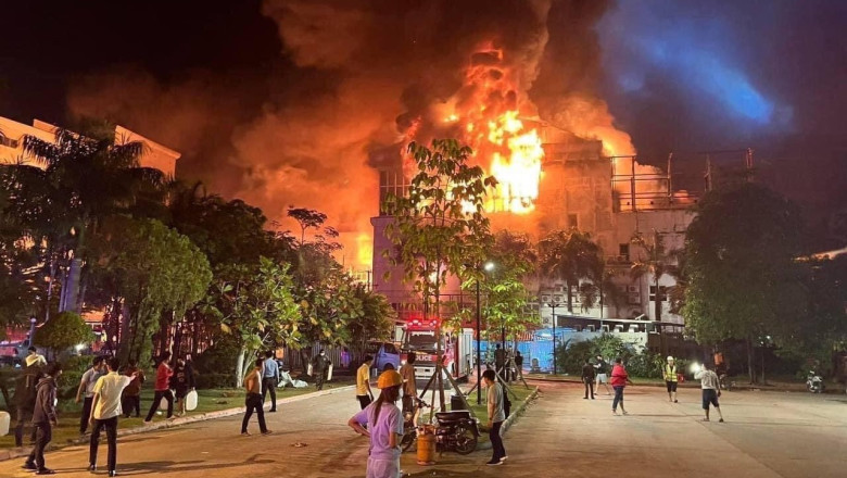 Incendiu devastator într-un hotel din India: Cel puțin 14 morți, inclusiv doi copii
