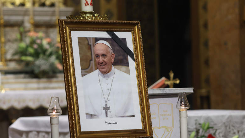 România va declara doliu național în memoria papei Francisc, sâmbătă, în ziua funeraliilor de la Vatican