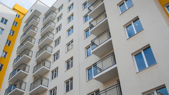 Starea copilului căzut de la etajul doi rămâne gravă, dar stabilă, spun medicii