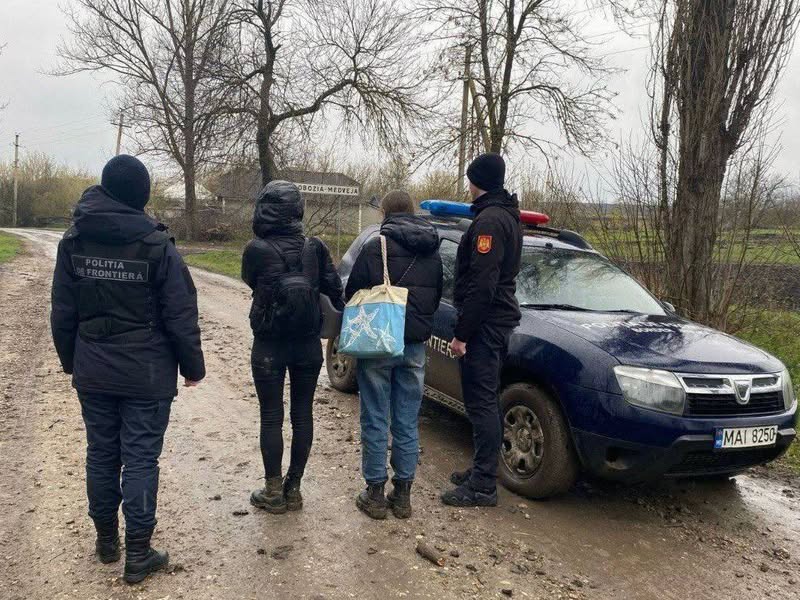 Surprinse în timp ce traversau ilegal granița: Două femei din Ucraina, în vizorul autorităților