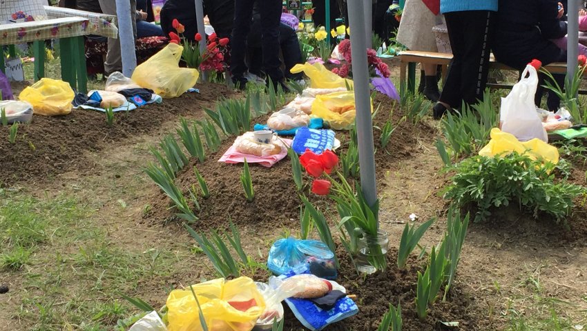 Paștele Blajinilor: Rugăciune, nu mese festive la cimitir – îndemnul preoților