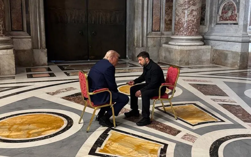 Zelenski și Trump s-au întâlnit la funeraliile papei Francisc. Ce au stabilit cei doi lideri