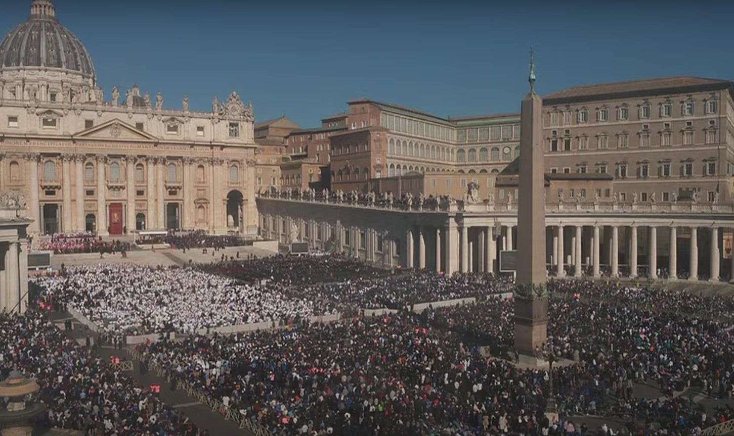 VIDEO Funeralii Papa Francisc: „A fost un papă apropiat de oameni, cu o inimă deschisă pentru toți”