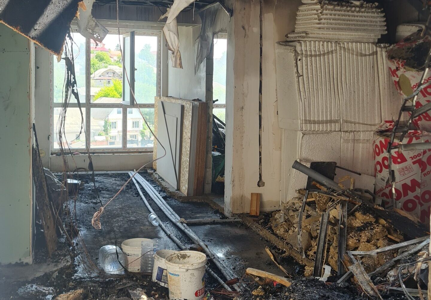 Statul oferă 10.000 de lei fiecărei familii afectate de incendiul din Durlești pentru acoperirea cheltuielilor urgente