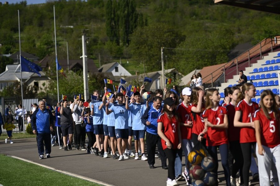 La Costești a fost inaugurată o Școală Sportivă. Câți copii se vor bucura de noile condiții