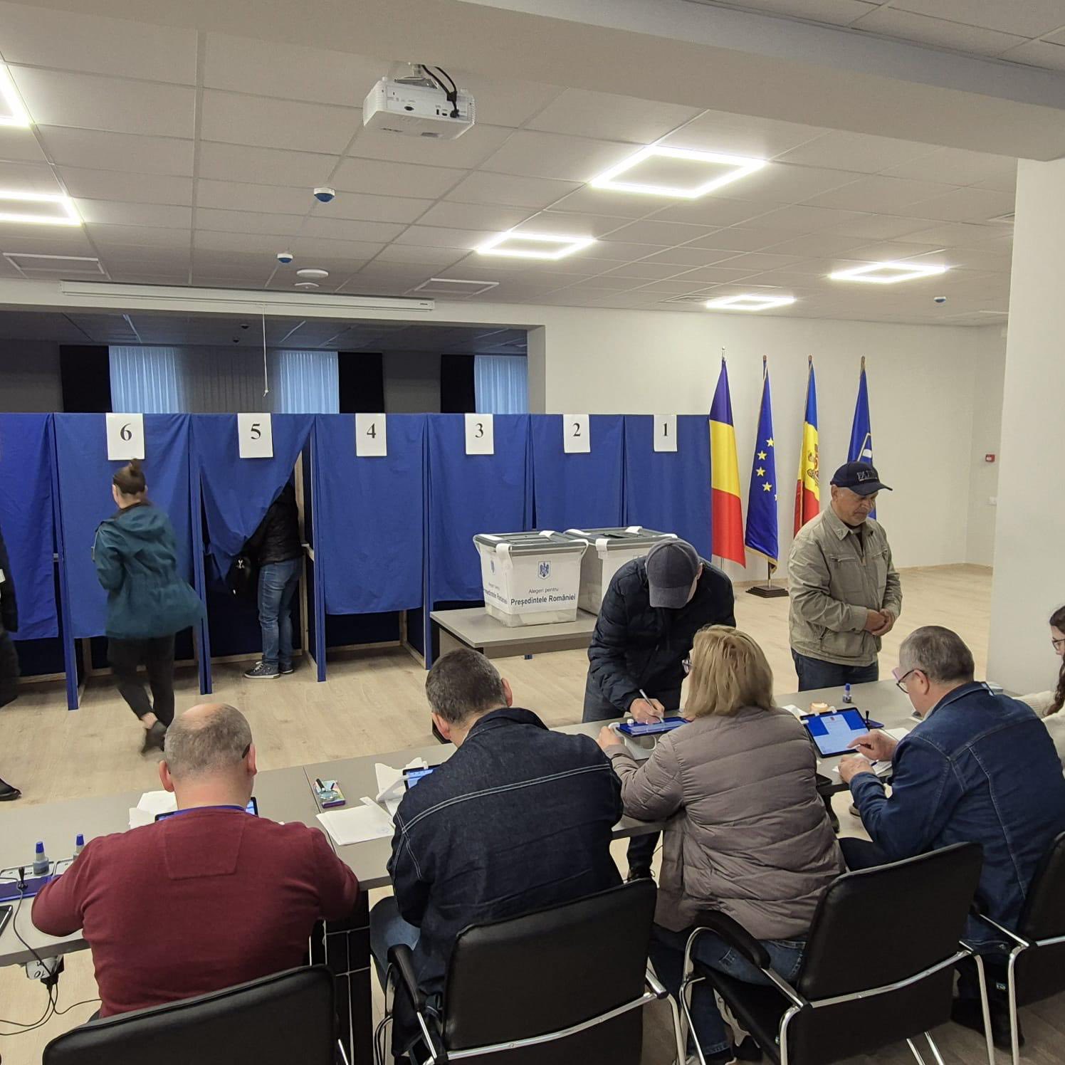 Diaspora votează masiv la prezidențialele din România. Moldova, în top 4 țări cu cea mai mare prezență la vot