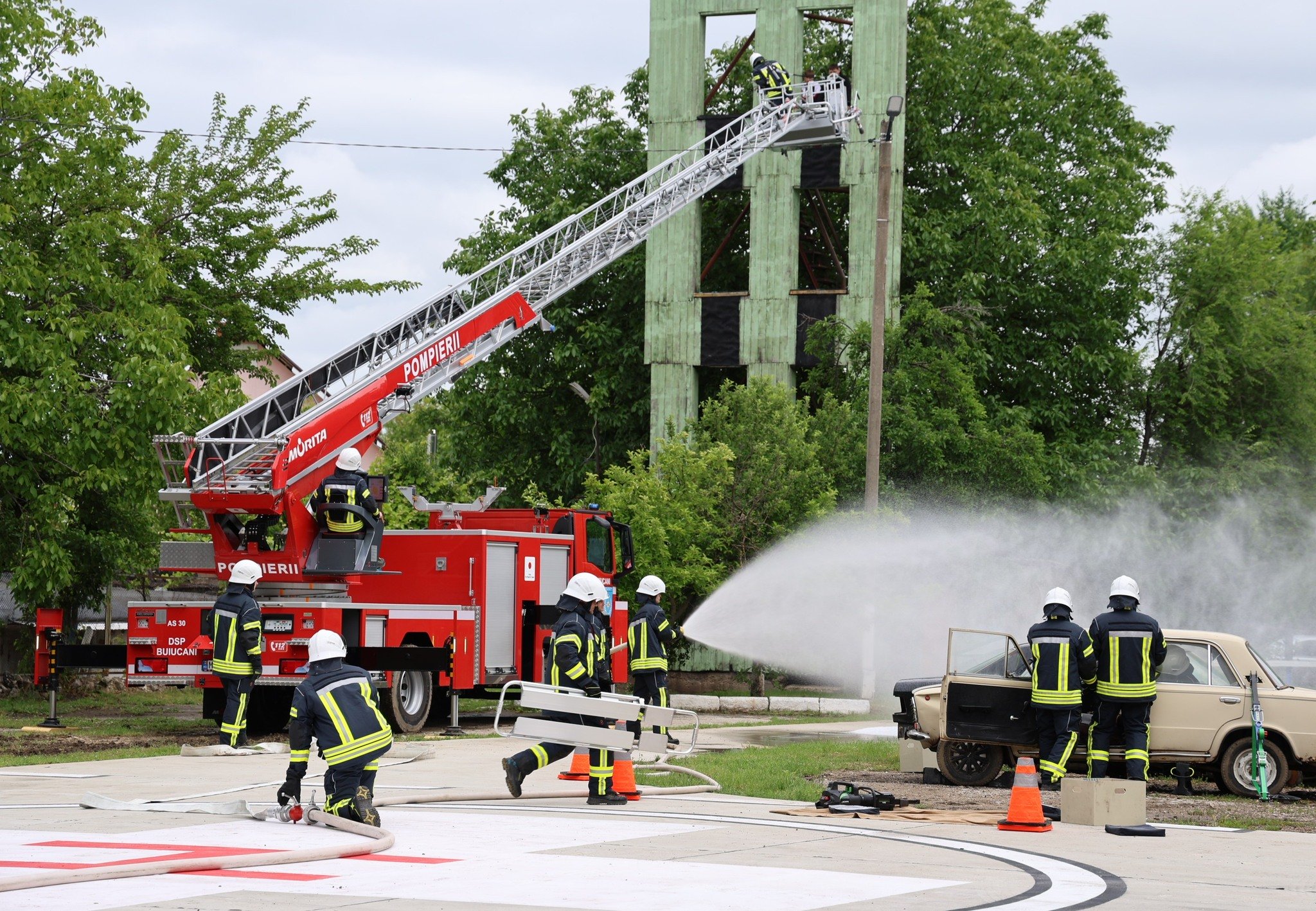 Guvernul Japoniei a donat 19 autospeciale moderne pentru IGSU.  Acestea au fost utilizate în incendiul din Durlești