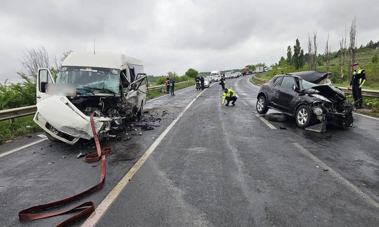 Accident grav la Bardar: șase persoane, inclusiv un minor, transportate la spital