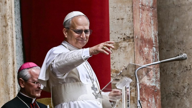 Papa Leon al XIV-lea face apel pentru oprirea războaielor în prima sa rugăciune publică de duminică la Vatican