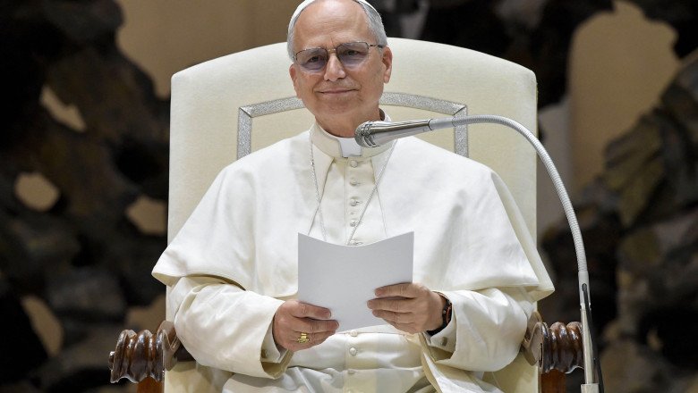 Papa Leon al XIV-lea cere liderilor lumii să negocieze pentru pace și să pună capăt conflictelor