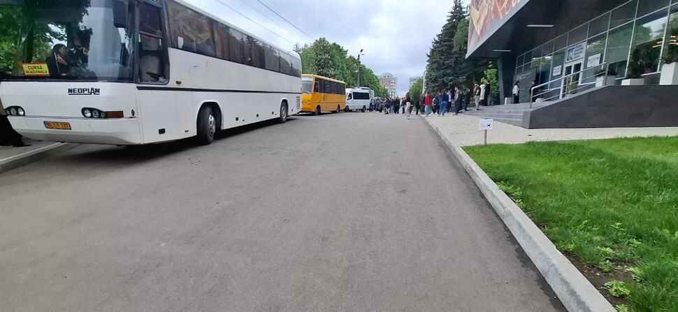 Ministrul Educației dezminte acuzațiile privind utilizarea autobuzelor școlare în scop electoral