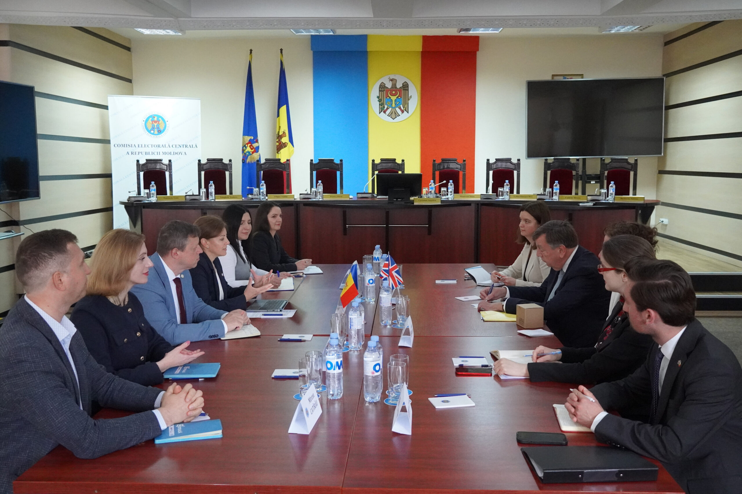 CEC invită parlamentari britanici să fie parte a misiunilor de observare a alegerilor parlamentare din Moldova