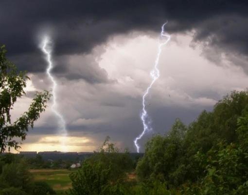 Meteorologii au emis o nouă avertizare Cod galben. Sunt așteptate ploi puternice, însoțite de grindină și vijelii